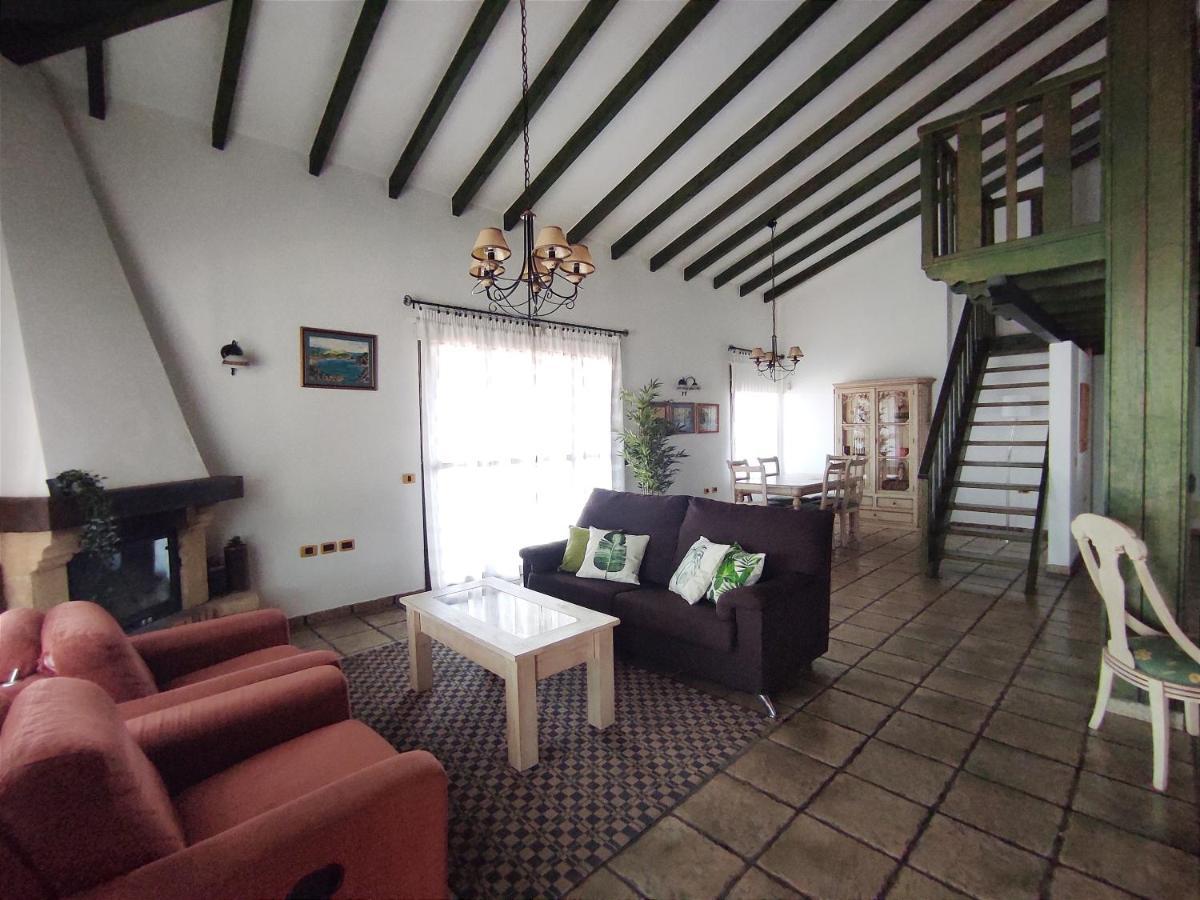 Cercado Del Medio, Chalet Con Piscina Privada 아데제 외부 사진
