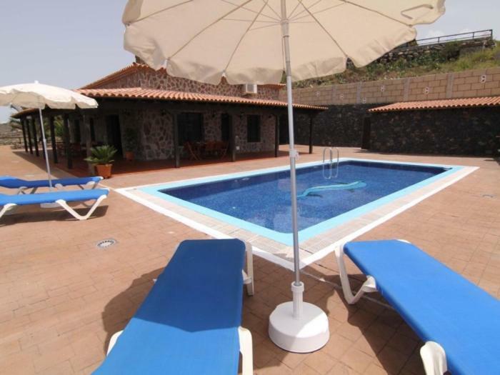 Cercado Del Medio, Chalet Con Piscina Privada 아데제 외부 사진